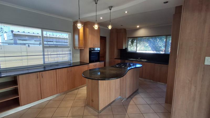 To Let 4 Bedroom Property for Rent in Flamingo Vlei Western Cape